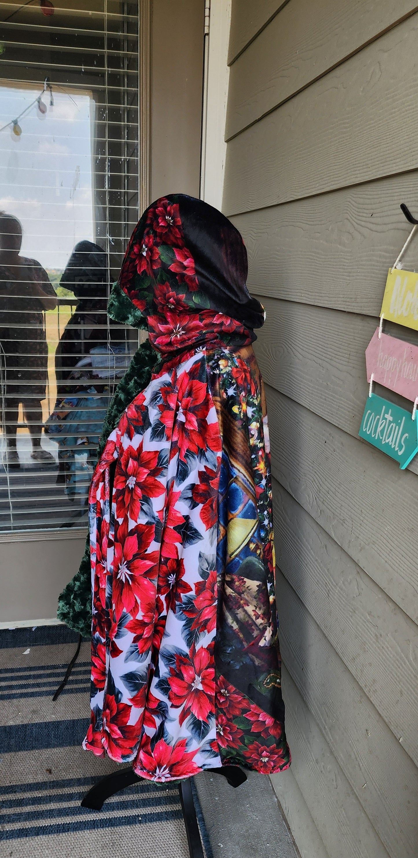 Santa Caroling Cape