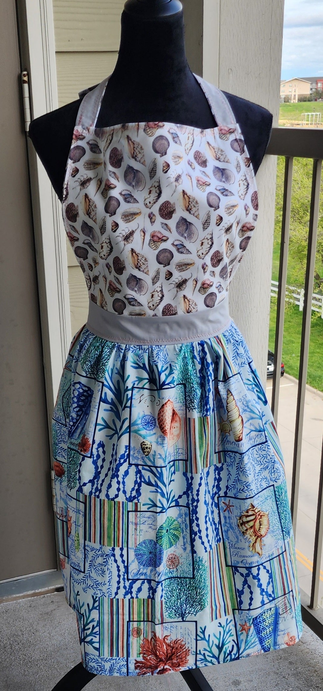 Rock A Hula Apron