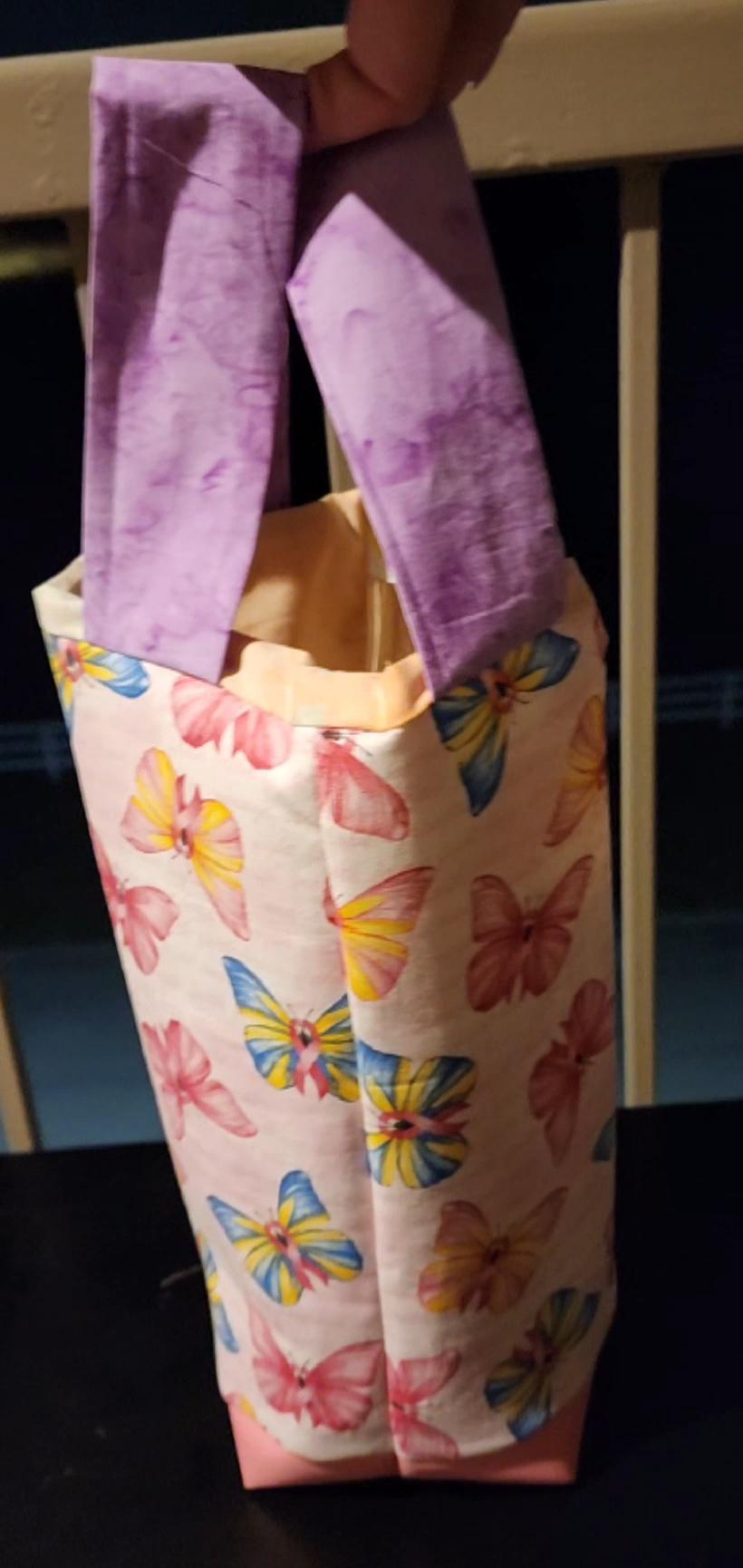 The Helen Collection Wine Bag in Butterfly